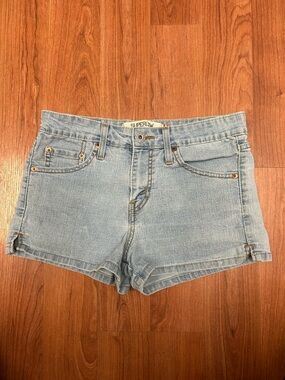 Levi’s 518 Super Low Shorts Size 9/28-29